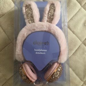 Sparkling bunny ear headphones